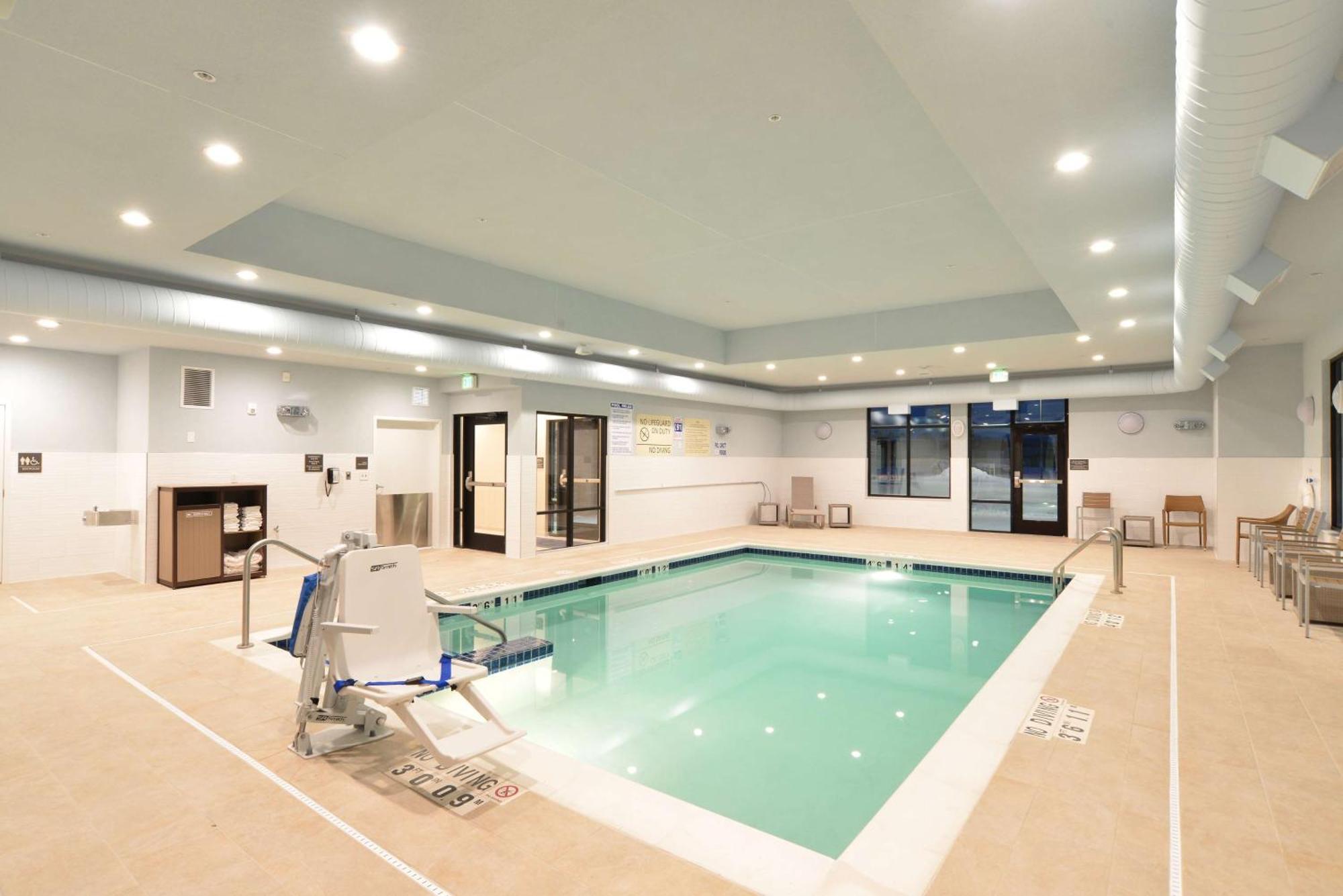 Hampton Inn & Suites Menomonie-Uw Stout Zewnętrze zdjęcie